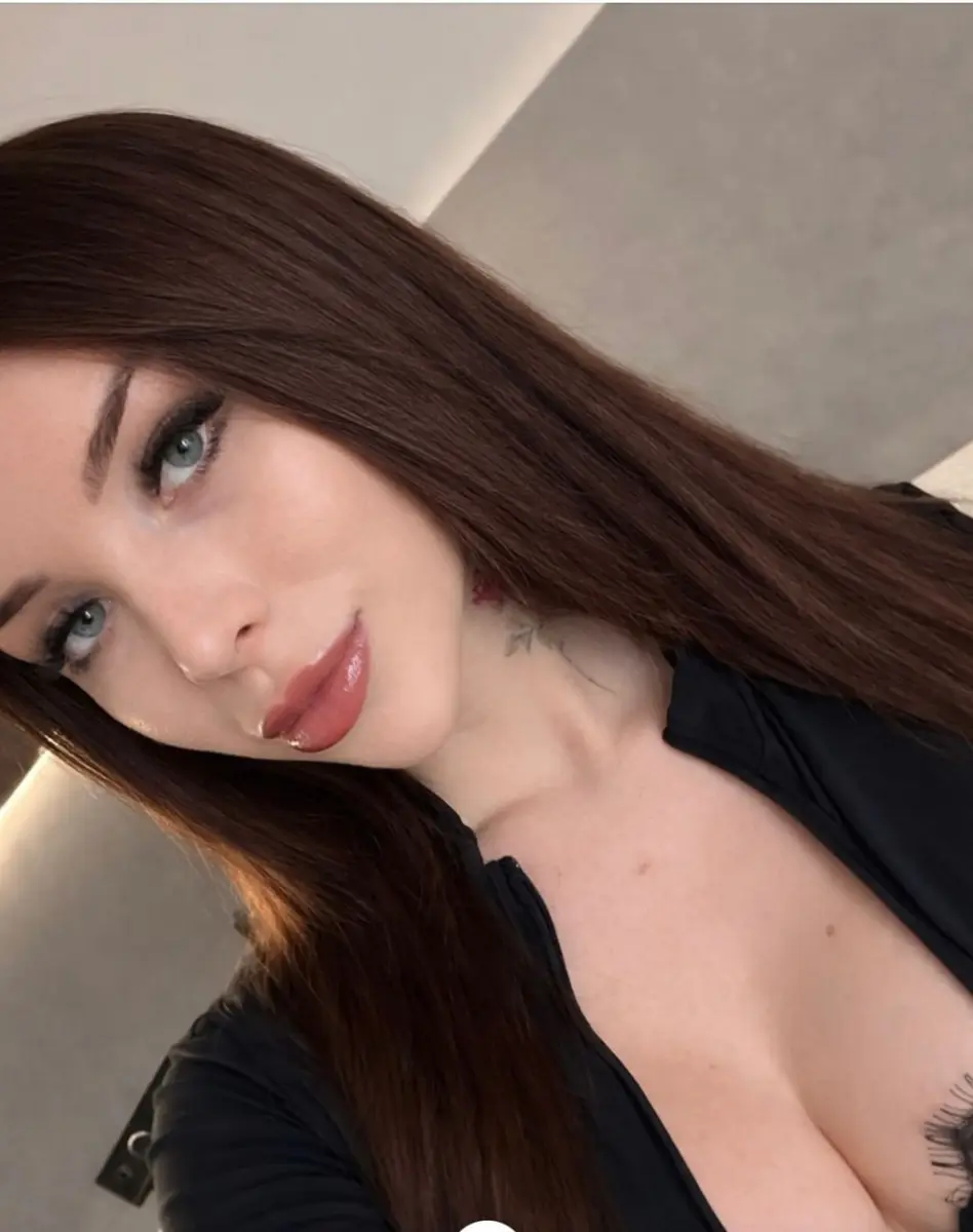 Alina photo 3