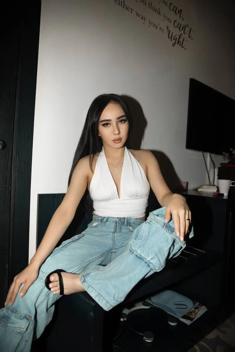 Cora — Editorial
